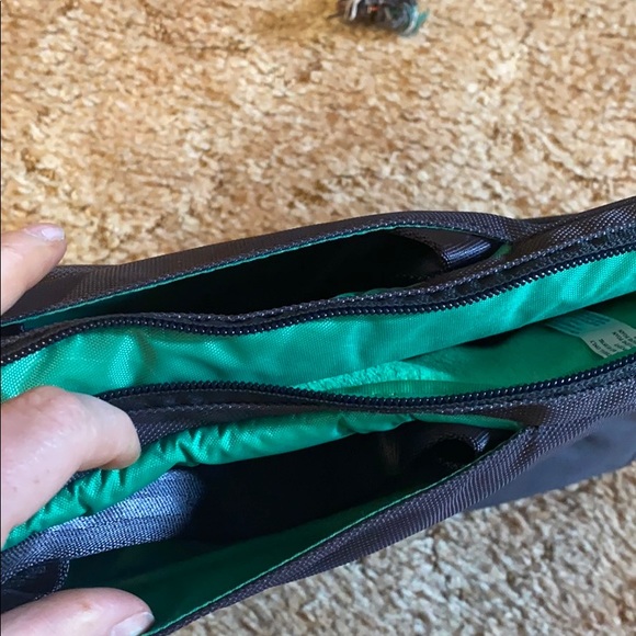 Incase laptop case - Picture 6 of 6